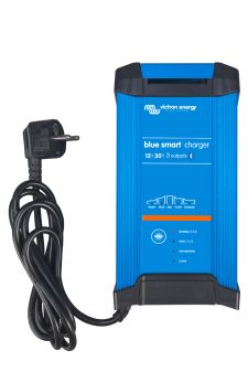 blue smart ip22 charger 12v 30a 1